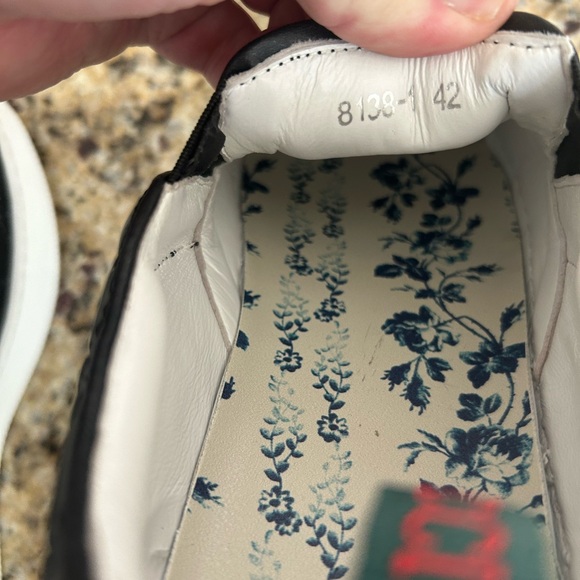 Mens Gucci Slip on Shoes. NY Logo. Good used condition. Love them but too small - Picture 11 of 11